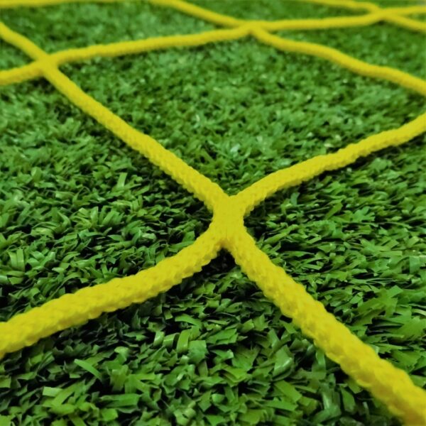 9v9 - 16ft x 7ft - Yellow 4mm Heavy Duty Goal Net - Image 2